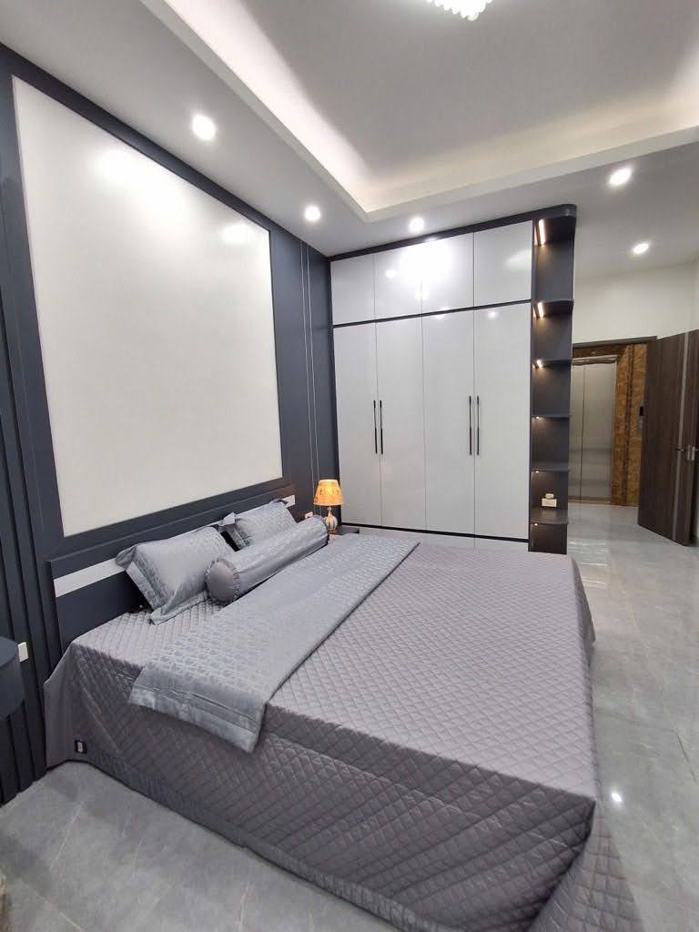 Bán nhà Tô Hiệu Hà Đông, DT 40m2x6T, giá 10.5 tỷ, nhà đẹp ở ngay